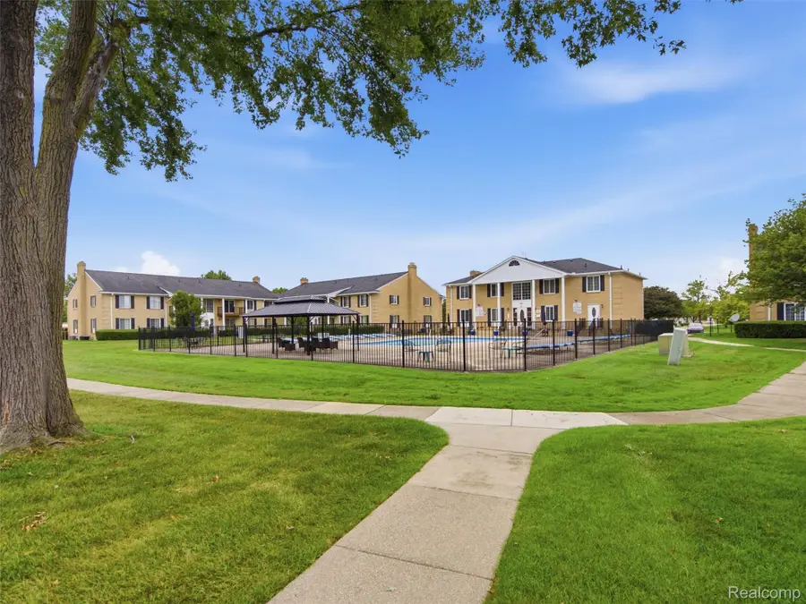 34691 Kimberly Drive #51, Sterling Heights, MI 48312 - #3