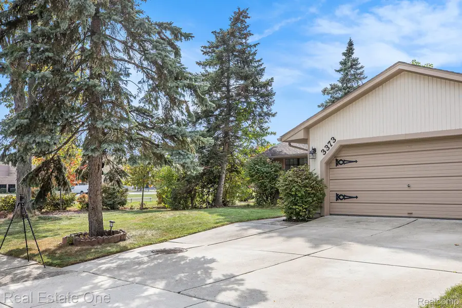 3373 Auburn Drive, Troy, MI 48083 - #2