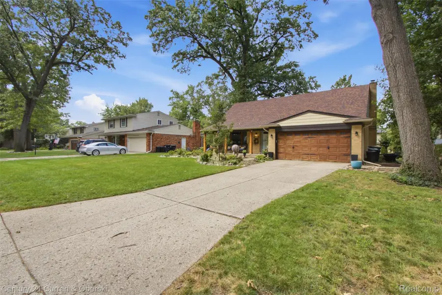 15761 Loveland Street, Livonia, MI 48154 - #3