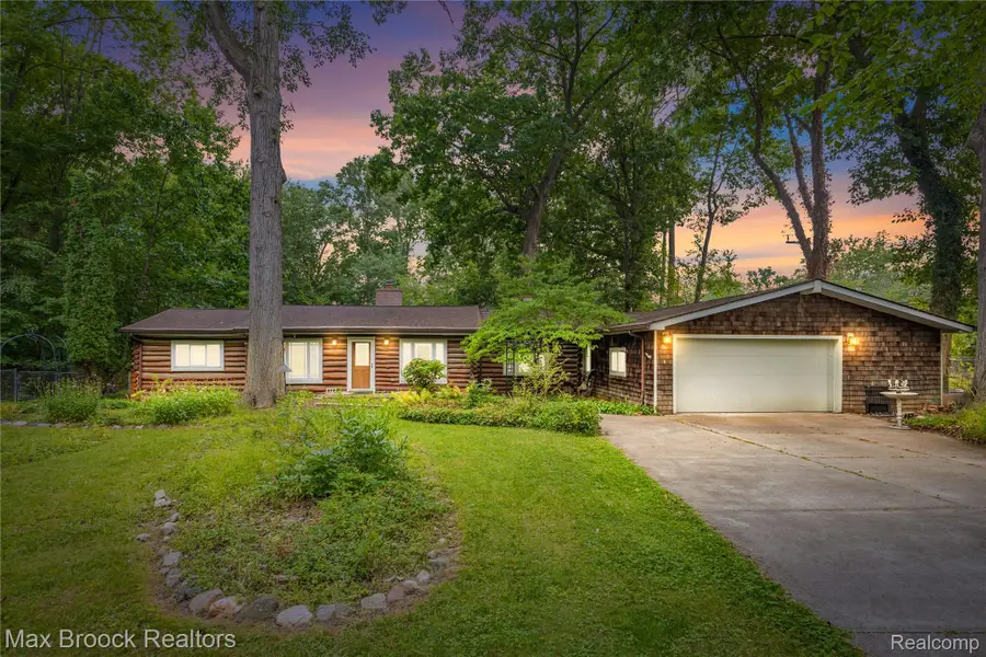 29799 Linden Street, Farmington Hills, MI 48336 - #2
