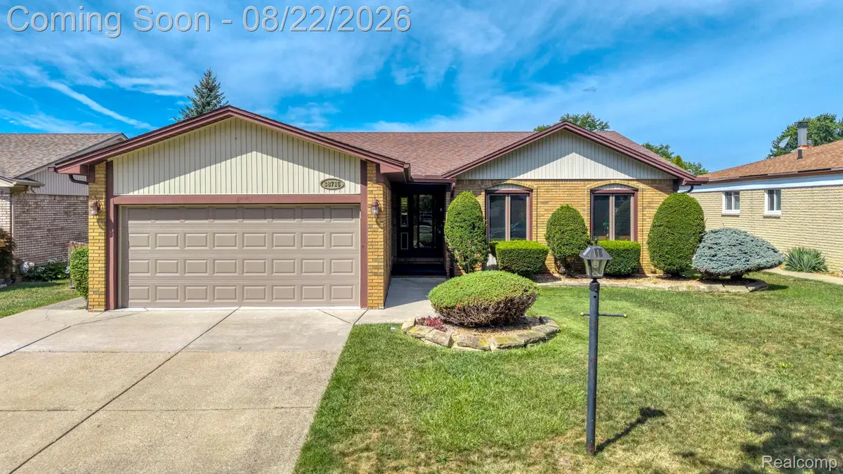 38715 Mount Kisco Drive, Sterling Heights, MI 48310 - #1
