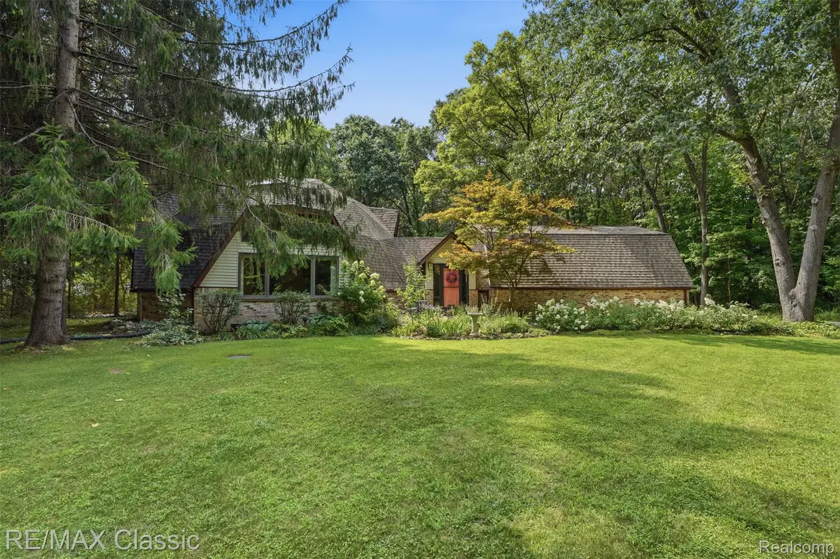 5109 Harvey Lake Road, Highland, MI 48356 - #1