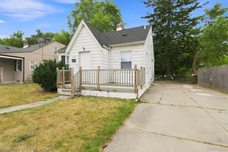22165 Hayes Avenue, Eastpointe, MI 48021 - #2