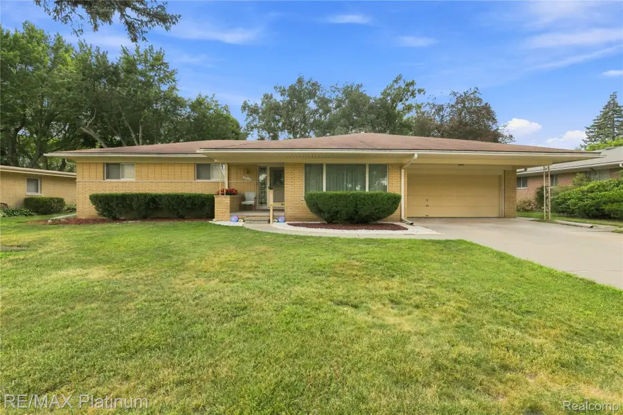 32029 Desmond Drive, Warren, MI 48093 - #2