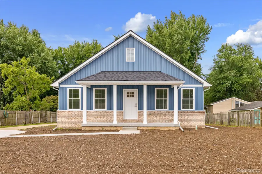 51707 Washington Street, New Baltimore, MI 48047 - #2