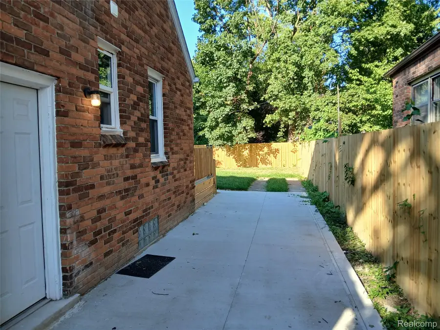 388 Eastlawn Street, Detroit, MI 48215 - #3