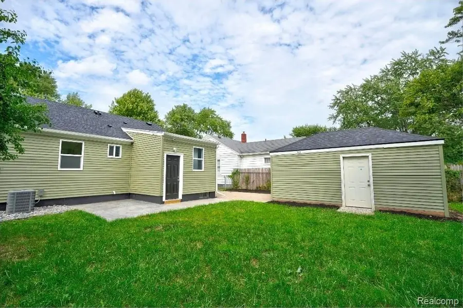 1305 Huron Street, Flint, MI 48507 - #2