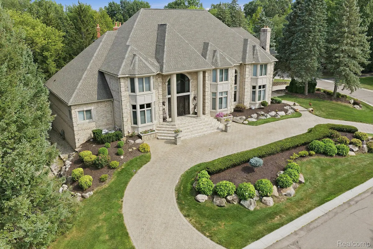 2417 Heronwood Drive, Bloomfield, MI 48302 - #1