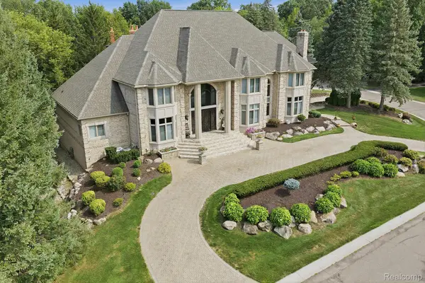 2417 Heronwood Drive, BloomfieldHills, MI 48302