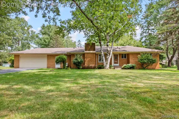 5860 Wright Drive, Troy, MI 48098