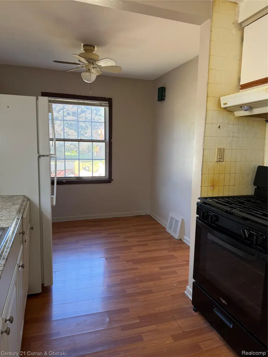 7612 Hazelton Street, Dearborn Heights, MI 48127 - #3