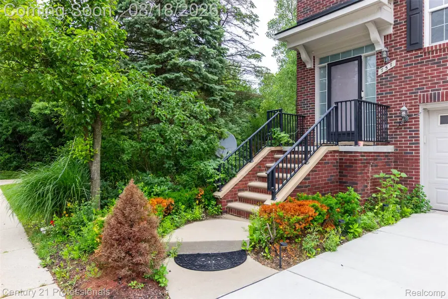 757 Sandalwood Drive, Troy, MI 48085 - #3