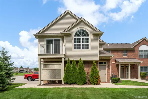 21914 Aberdeen Drive #30, Macomb, MI 48042