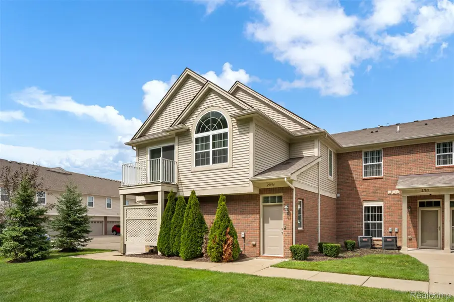 21914 Aberdeen Drive #30, Macomb, MI 48042 - #3