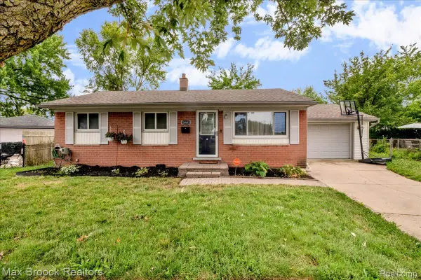 26441 Roberta Street, Roseville, MI 48066