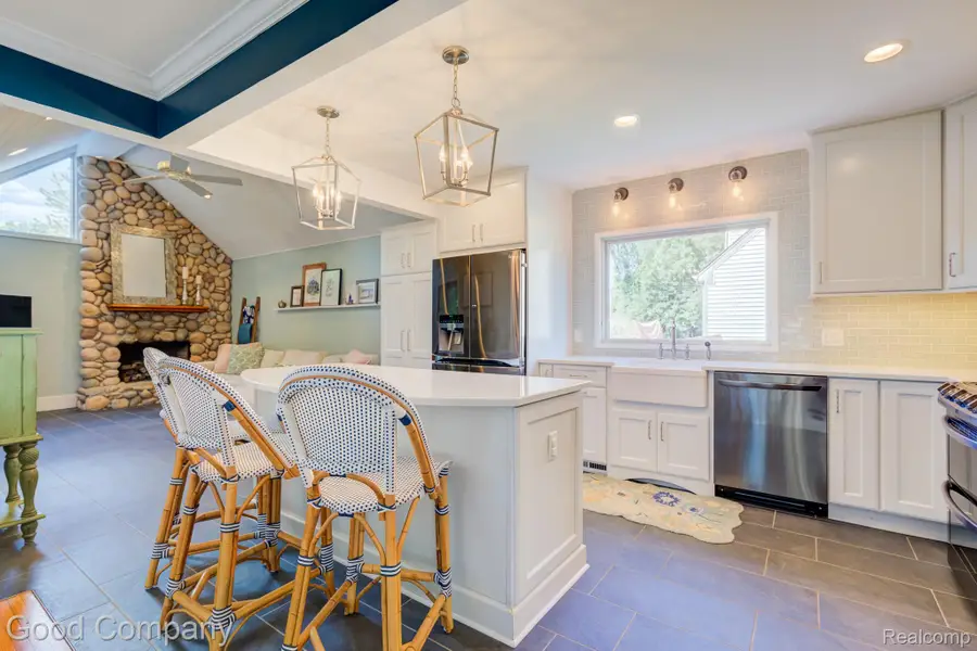 308 E Lawrence Avenue, Royal Oak, MI 48073 - #2