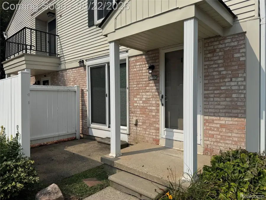 24404 Meadowbridge Drive, Clinton Township, MI 48035 - #2