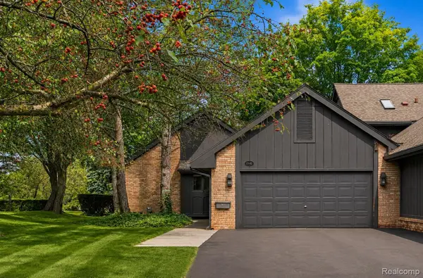 1948 Pine Ridge Lane, BloomfieldHills, MI 48302