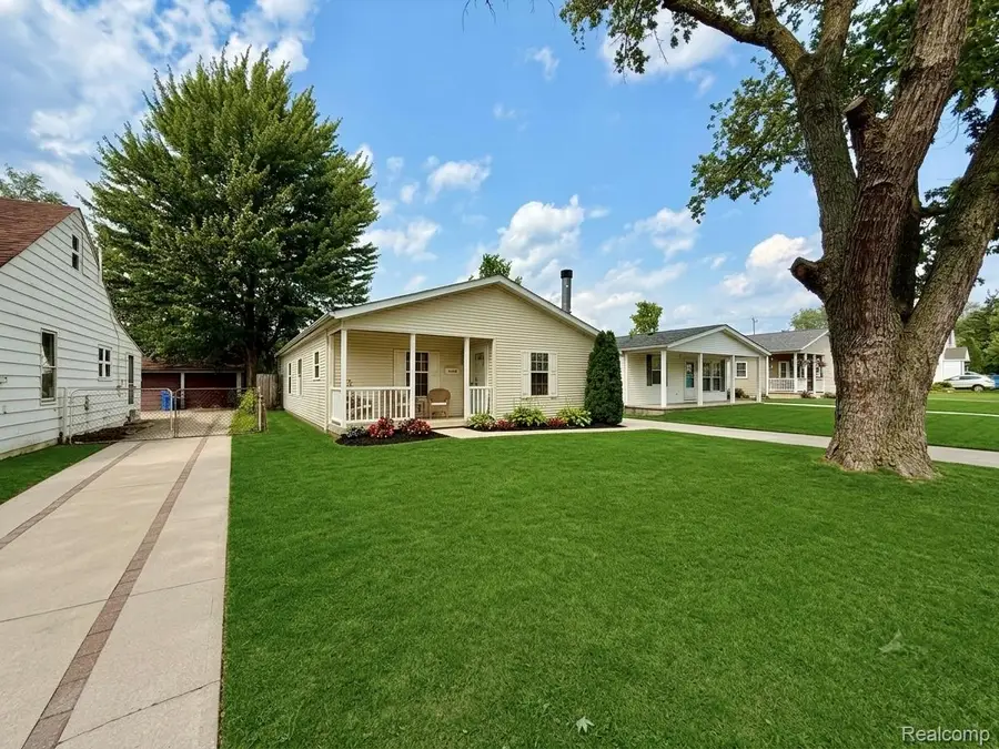 25660 Currier Street, Dearborn Heights, MI 48125 - #3