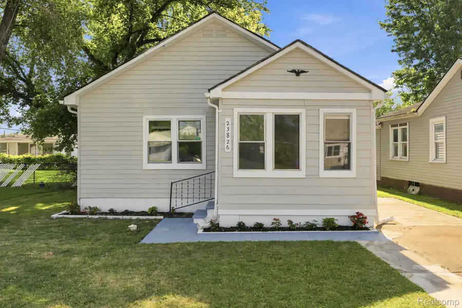 23826 Columbus Avenue, Warren, MI 48089 - #2