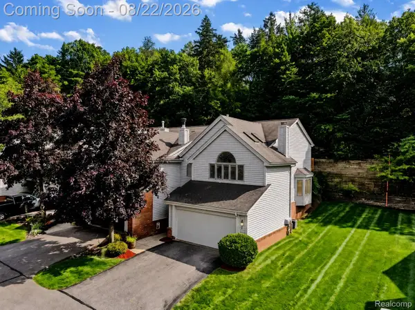 6523 Ridgeview Drive, Clarkston, MI 48346