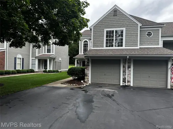 1945 Eagle Pointe #72, BloomfieldHills, MI 48304
