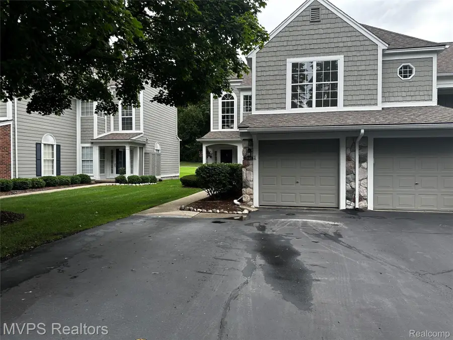 1945 Eagle Pointe #72, Bloomfield, MI 48304 - #3