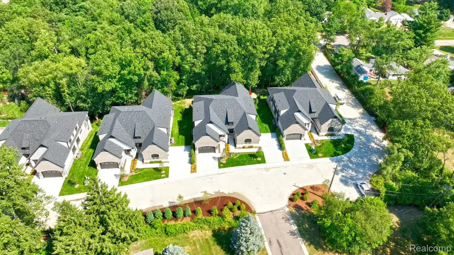 526 Maplehill Road, Rochester Hills, MI 48306 - #2