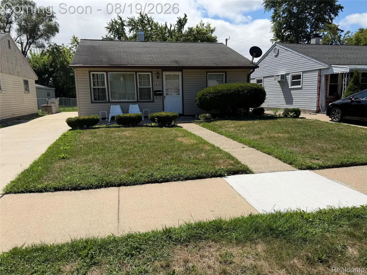 1620 E Meyers Avenue, Hazel Park, MI 48030 - #1