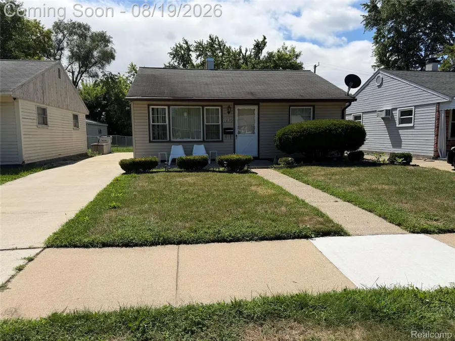 1620 E Meyers Avenue, Hazel Park, MI 48030 - #2