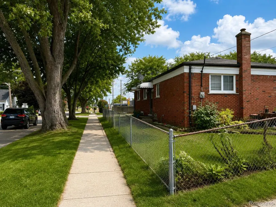 11283 Rivard Avenue, Warren, MI 48089 - #3