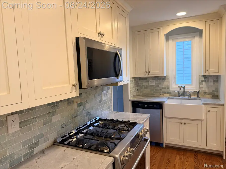 2124 Pembroke Road, Birmingham, MI 48009 - #3