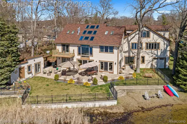 1100 Clearwater Boulevard, WhiteLake, MI 48386