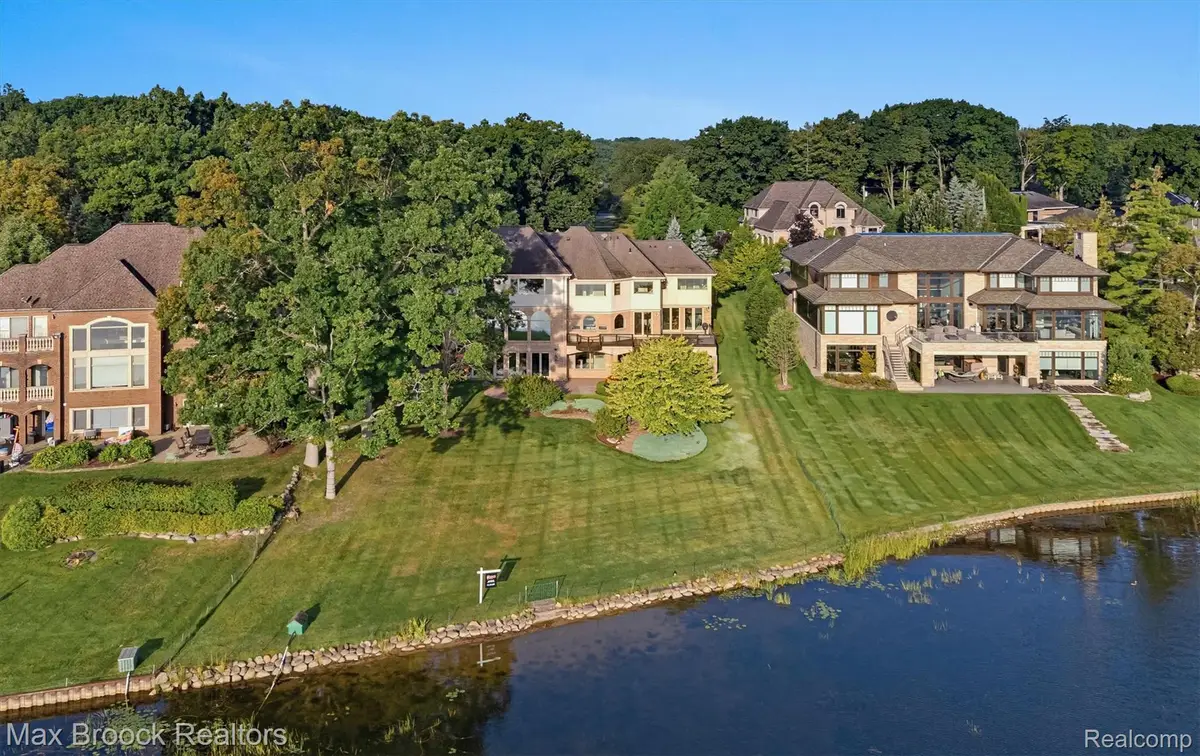 1832 Long Lake Shore Drive, Bloomfield, MI 48302 - #1