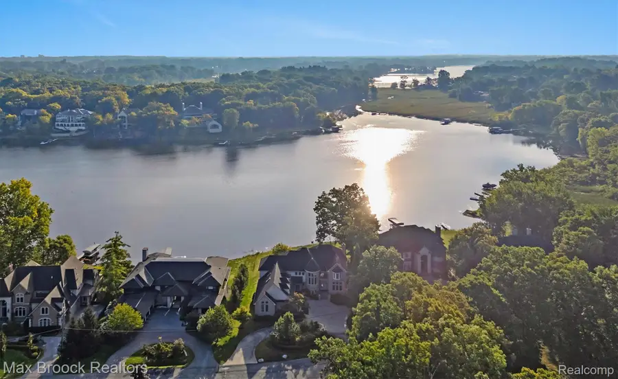 1832 Long Lake Shore Drive, Bloomfield, MI 48302 - #2