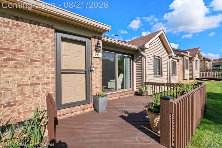 7981 Lawrence, West Bloomfield, MI 48322 - #3