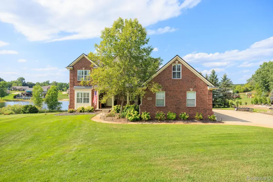 4755 S Quarry Creek, White Lake, MI 48383 - #2