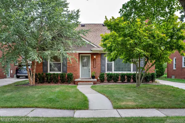 10054 Lincoln Drive, HuntingtonWoods, MI 48070