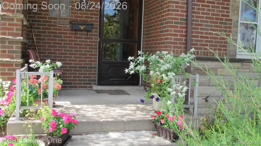 5037 Maple Street, Dearborn, MI 48126 - #2
