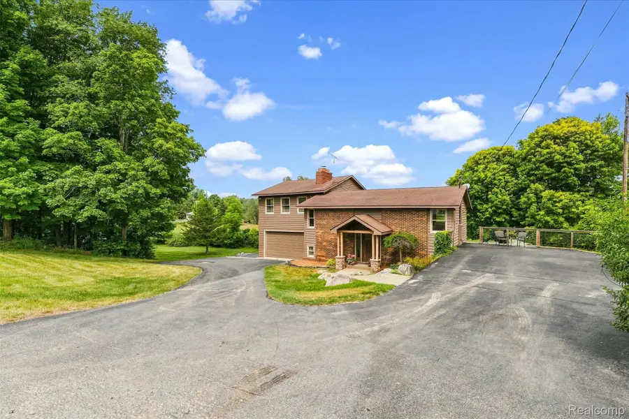 5880 Sawmill Lake Road, Ortonville, MI 48462 - #2