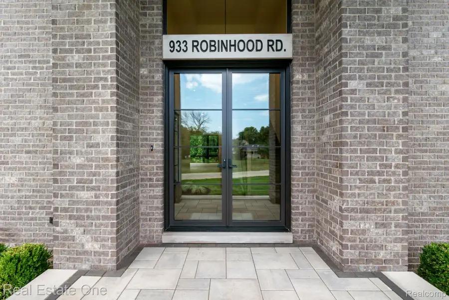 933 Robinhood Road, Bloomfield, MI 48304 - #3