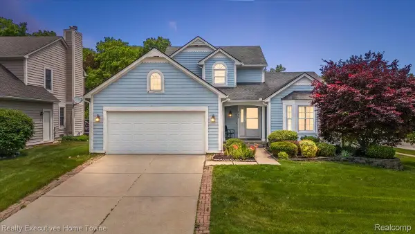 899 Hathaway Dr Drive, AuburnHills, MI 48326