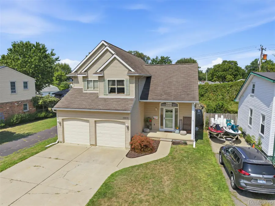 22571 E 13 Mile Road, Saint Clair Shores, MI 48082 - #2