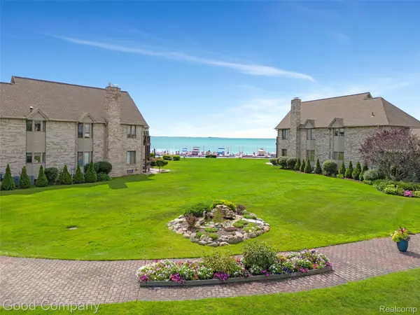 50684 Harbour View Drive N, NewBaltimore, MI 48047