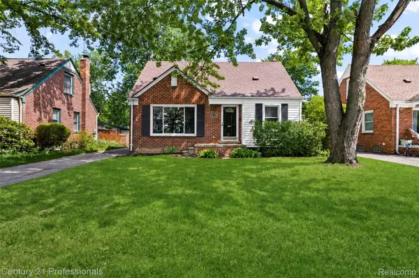 2712 N Vermont Avenue, RoyalOak, MI 48073