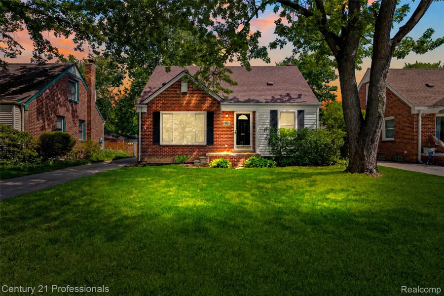 2712 N Vermont Avenue, Royal Oak, MI 48073 - #2