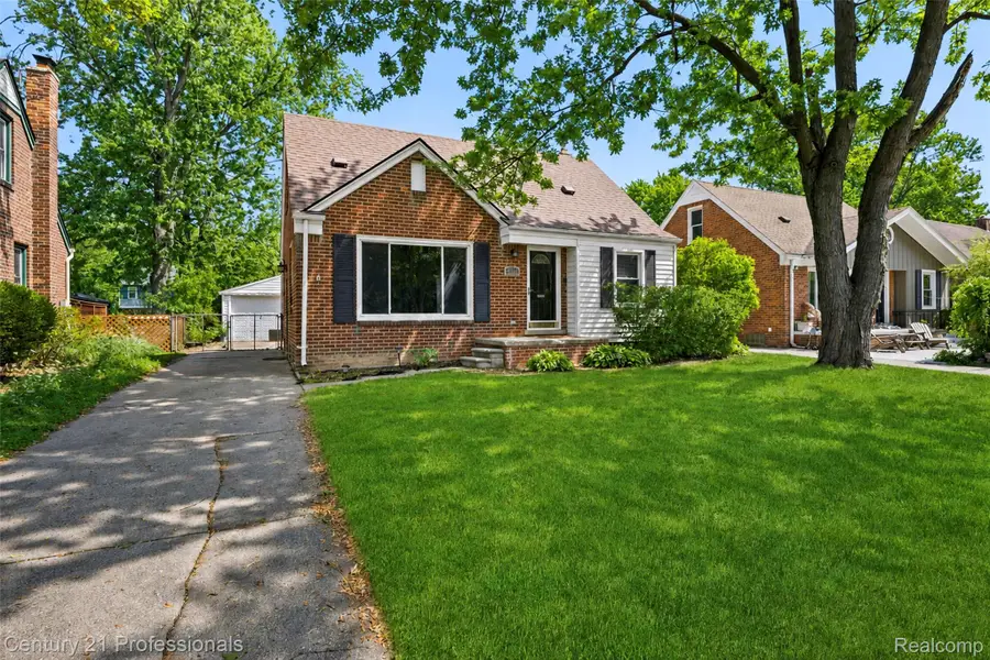 2712 N Vermont Avenue, Royal Oak, MI 48073 - #3