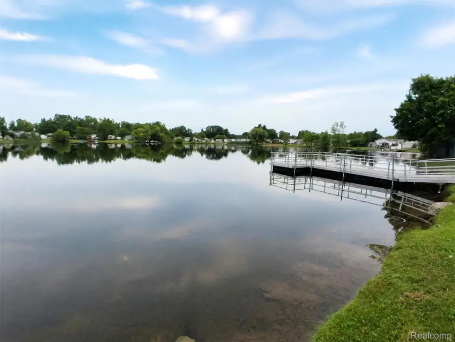 48582 Lakeview E, Shelby, MI 48317 - #2
