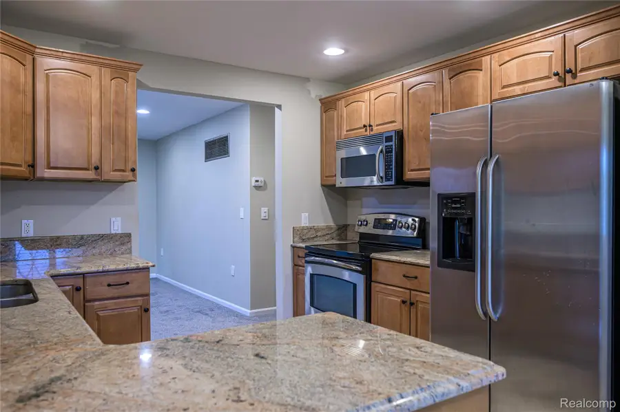 42160 Woodward Avenue #7, Bloomfield, MI 48304 - #3