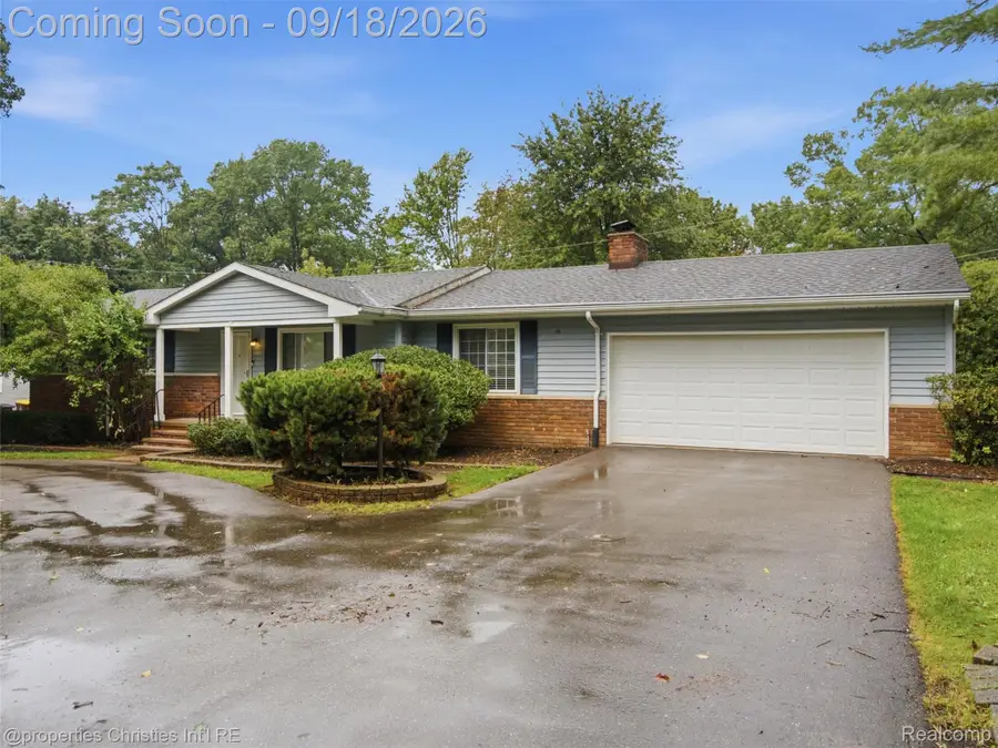 2457 Pfeifle, Howell, MI 48843 - #2